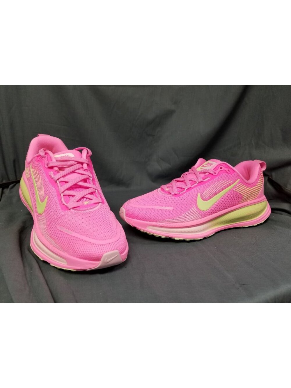Nike Vomero 18 (GS) Pink Foam Barely Volt HQ2157 601 Girl's Size 6.5 NEW NO BOX